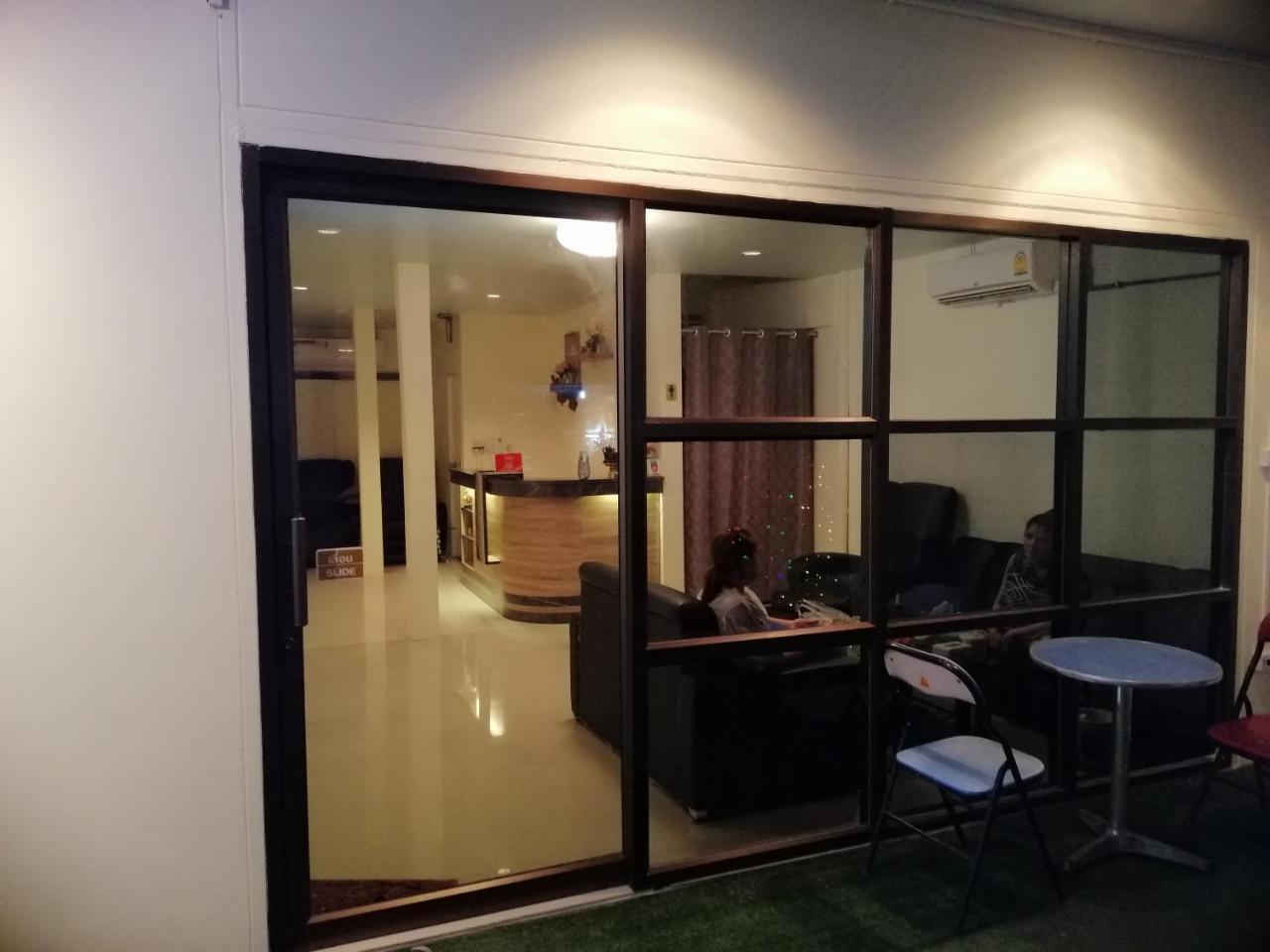 بيت شباب The Baan Nathong بانكوك المظهر الخارجي الصورة
